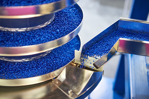 What’s the Difference Between a Gravimetric Feeder & a Volumetric Feeder?